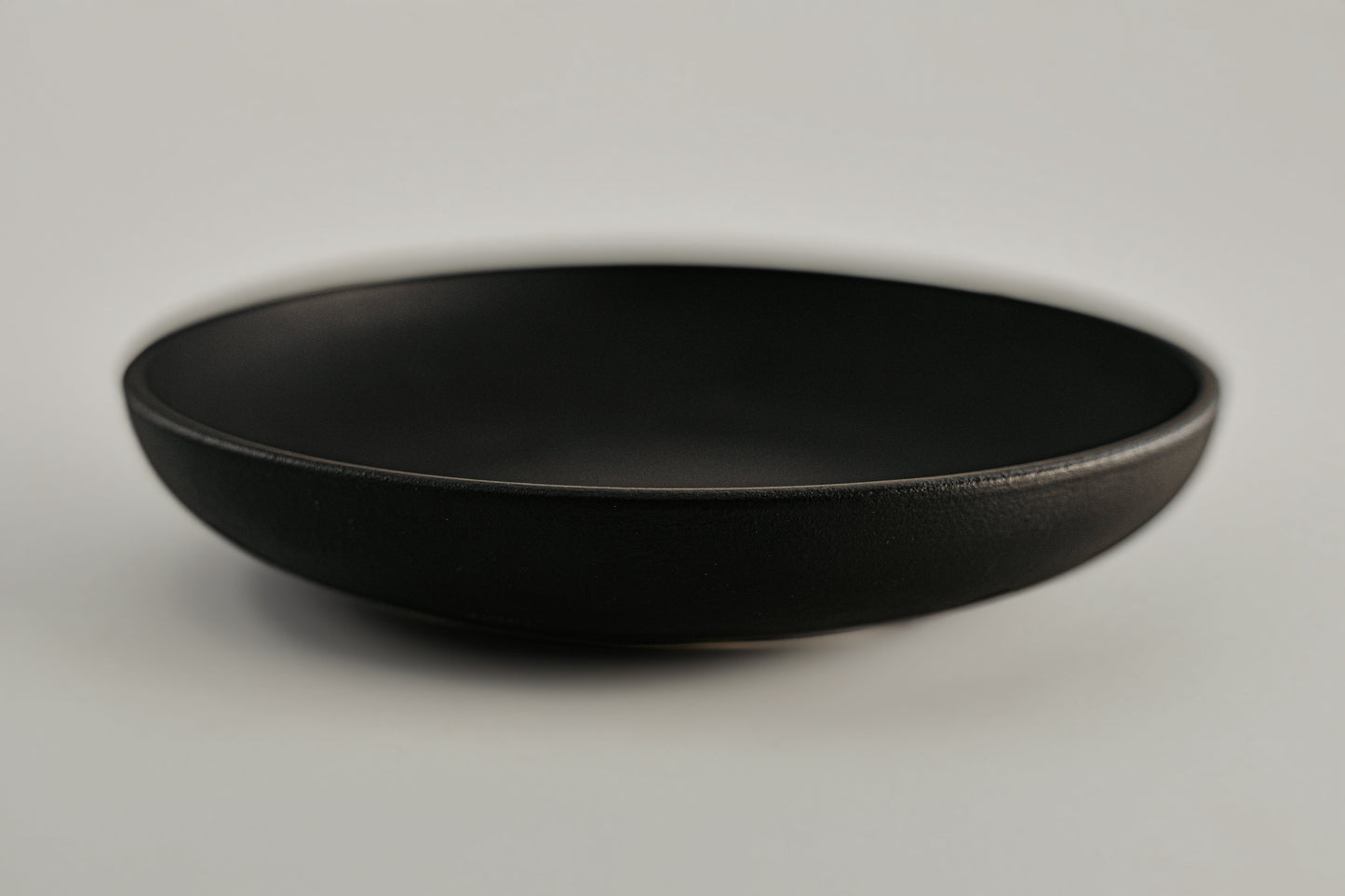 Stoneware dishes (matte black)